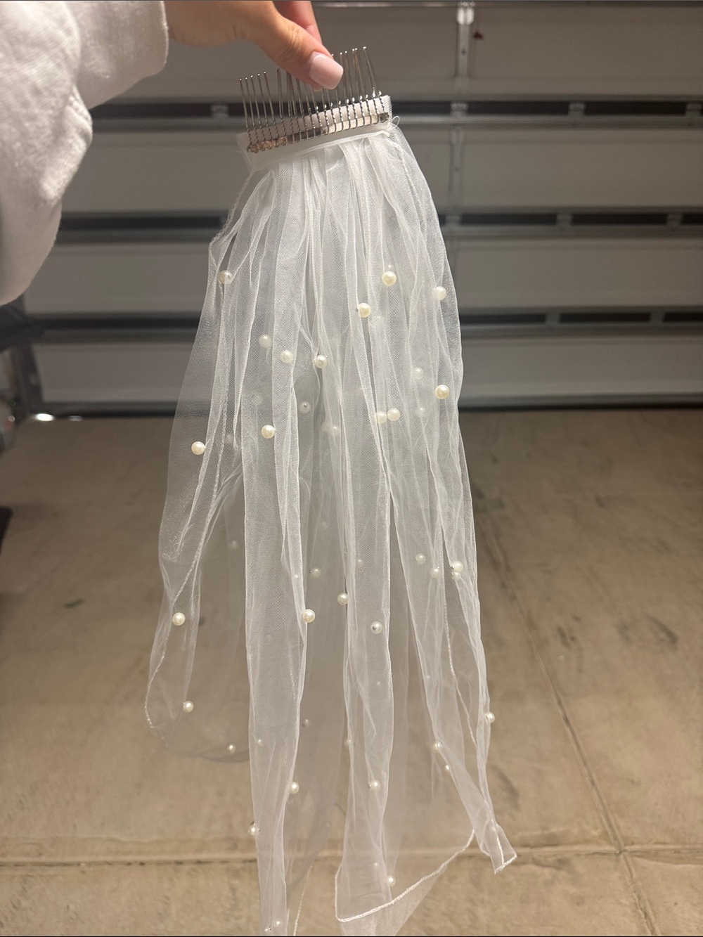 Short Bridal Pearl-Embellished White veil